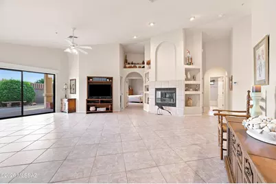 601 W Links Lane, Green Valley, AZ 85614 - Photo 6