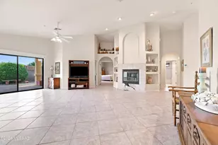 601 W Links Ln, Green Valley, AZ 85614 - Photo 6
