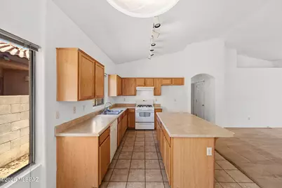 384 E Camino Del Pinsapo, Sahuarita, AZ 85629 - Photo 12