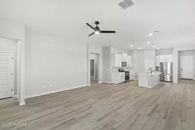 7846 S Wild Prairie Drive S, Tucson, AZ 85757 - Photo 10