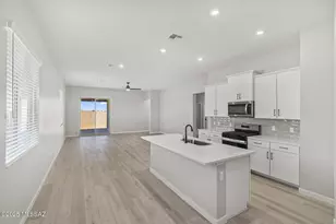 7846 S Wild Prairie Dr S, Tucson, AZ 85757 - Photo 4
