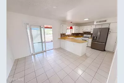 7949 E Manitoba Place, Tucson, AZ 85730 - Photo 2