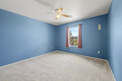 8136 W Booted Eagle Court, Tucson, AZ 85757 - Photo 32