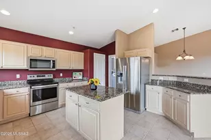 2681 S Chipshot Dr Dr, Green Valley, AZ 85614 - Photo 10