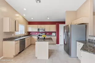 2681 S Chipshot Dr Dr, Green Valley, AZ 85614 - Photo 12