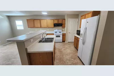 1058 W Sea Star Drive, Tucson, AZ 85704 - Photo 2