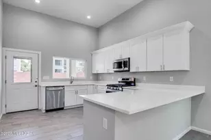 4238 N Lulu Ct, Tucson, AZ 85719 - Photo 2