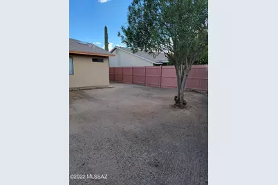 9689 N Donegal Place, Tucson, AZ 85742 - Photo 16