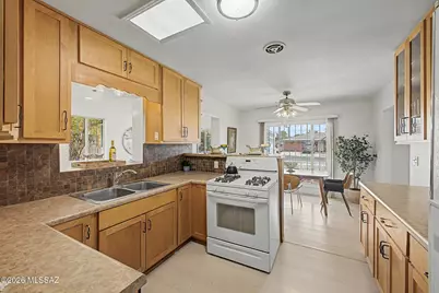 6660 E Koralee Drive, Tucson, AZ 85710 - Photo 2