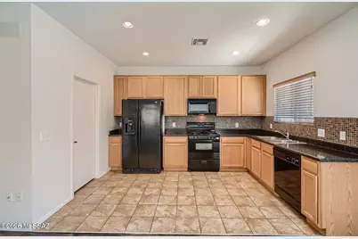 8437 W Green Kingfisher Lane, Tucson, AZ 85757 - Photo 6