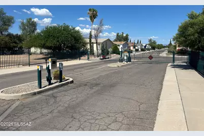 1743 W Seabrooke Drive #43, Tucson, AZ 85705 - Photo 6