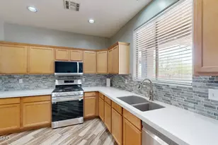 995 E Mt Shibell Dr, Sahuarita, AZ 85629 - Photo 1