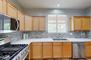 995 E Mt Shibell Dr, Sahuarita, AZ 85629 - Photo 8