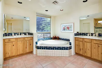 8865 E Honeybear Place, Tucson, AZ 85749 - Photo 12