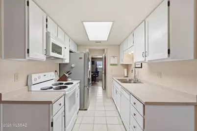 380 N Calle Del Brujo, Green Valley, AZ 85614 - Photo 2