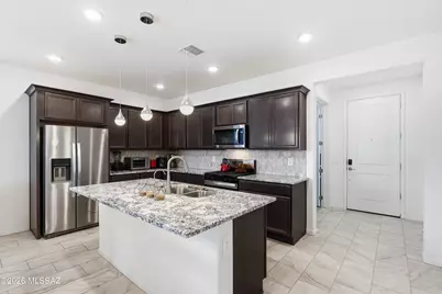 5716 S Bug Springs Loop, Tucson, AZ 85747 - Photo 4