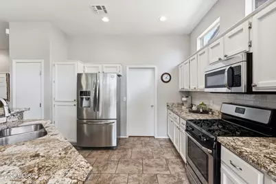2232 E Sausalito Trail, Oro Valley, AZ 85755 - Photo 16