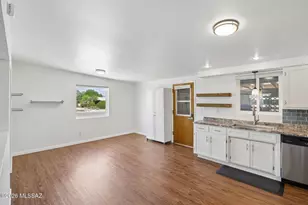2441 W Wagon Wheels Dr, Tucson, AZ 85745 - Photo 10