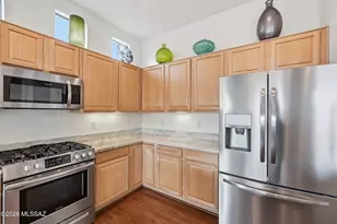 976 W Tenniel Dr, Green Valley, AZ 85614 - Photo 10
