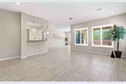 732 E Romsdalen Road, Oro Valley, AZ 85755 - Photo 8