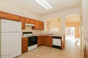 9258 E Muleshoe St, Tucson, AZ 85747 - Photo 6