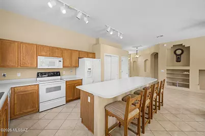 2428 E Big View Drive, Oro Valley, AZ 85755 - Photo 10