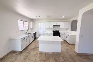 5596 W Cortaro Crossing Dr, Tucson, AZ 85742 - Photo 2