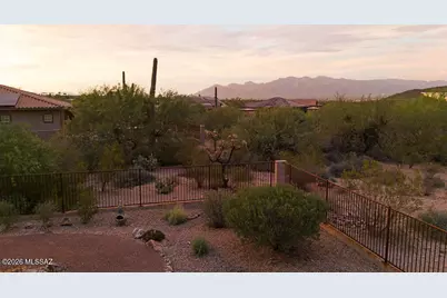 887 S Castar Drive, Tucson, AZ 85745 - Photo 8