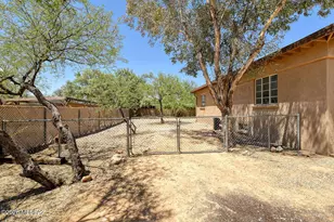 1011 E Halcyon Rd, Tucson, AZ 85719 - Photo 2
