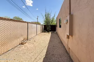 1013 E Halcyon Rd, Tucson, AZ 85719 - Photo 2
