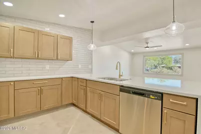 7022 E 5th Street, Tucson, AZ 85710 - Photo 6