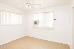 5743 E 10th St, Tucson, AZ 85711 - Photo 14