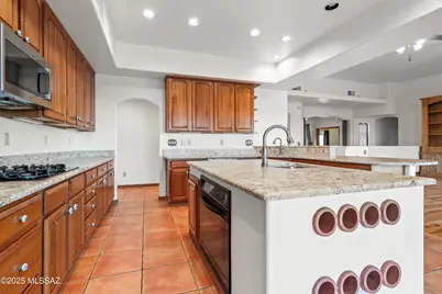 5480 W Sharpshooter Court, Tucson, AZ 85743 - Photo 16