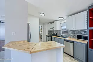 10780 W Warfield Cir, Marana, AZ 85658 - Photo 12