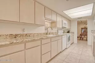 10075 N Oro Pl, Oro Valley, AZ 85737 - Photo 14