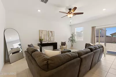 10473 W Kerrigan Lane, Marana, AZ 85653 - Photo 8