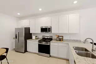 10473 W Kerrigan Ln, Marana, AZ 85653 - Photo 14