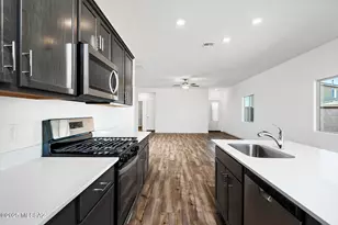 7287 W Cottage Farm Wy, Tucson, AZ 85757 - Photo 8