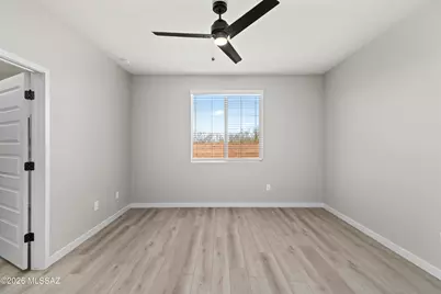 7762 S Wild Prairie Drive, Tucson, AZ 85757 - Photo 8