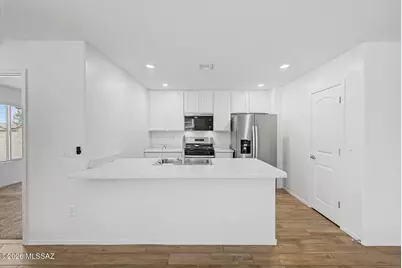 10561 W Waveland Drive, Marana, AZ 85653 - Photo 2