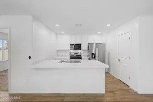 10561 W Waveland Dr, Marana, AZ 85653 - Photo 2