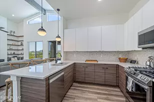 1721 E Vico Bella Luna, Oro Valley, AZ 85737 - Photo 2