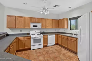 9300 N Moon View Pl, Tucson, AZ 85742 - Photo 6