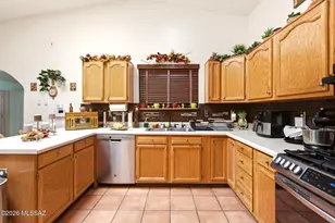 766 Pachuca Ct, Rio Rico, AZ 85648 - Photo 8