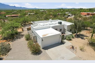 655 W Continental Road, Green Valley, AZ 85622 - Photo 2
