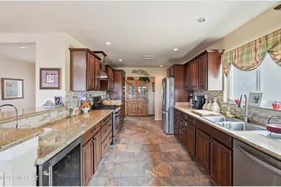 655 W Continental Road, Green Valley, AZ 85622 - Photo 10