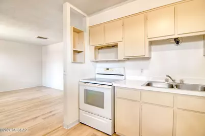 5657 E 28th Street, Tucson, AZ 85711 - Photo 6