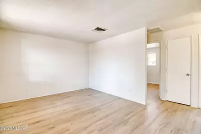 5657 E 28th Street, Tucson, AZ 85711 - Photo 2