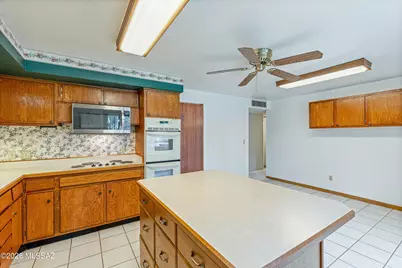 8000 E Hawthorne Street, Tucson, AZ 85710 - Photo 24