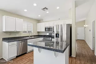 7825 E Sabino Hollow Ct, Tucson, AZ 85750 - Photo 16